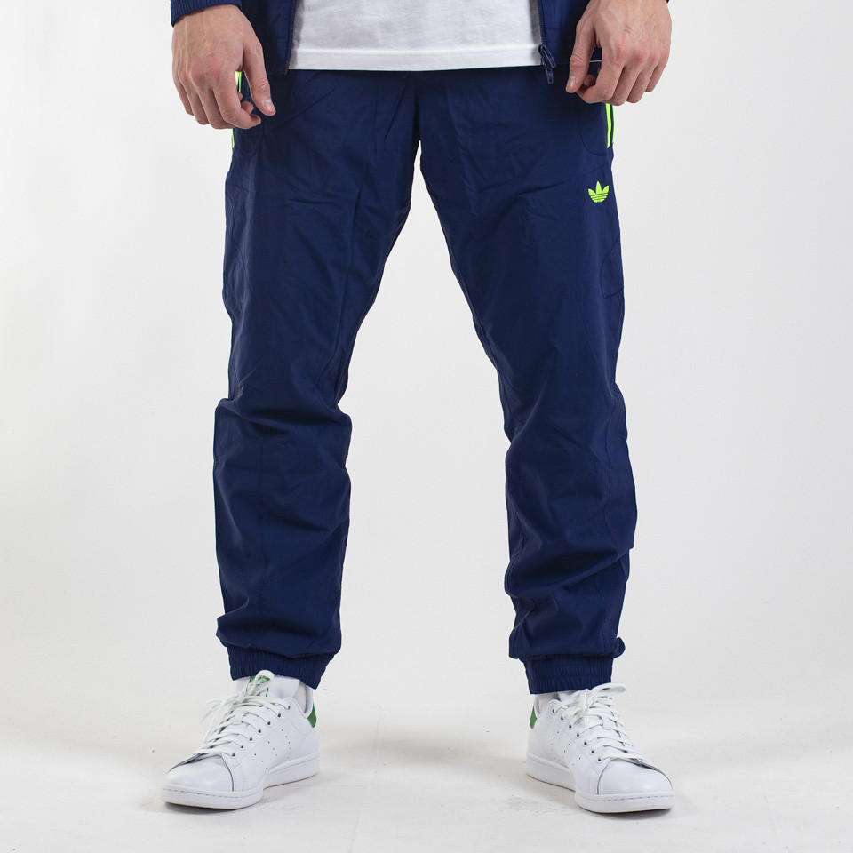 Flamestrike woven hot sale track pants