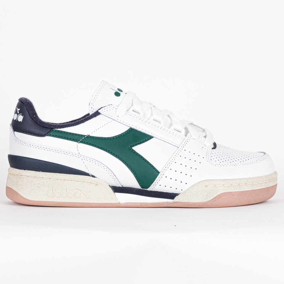 Diadora on sale shoes v7